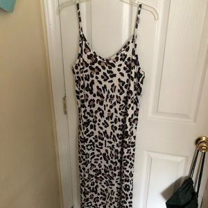 NWOT cute and comfy leopard print maxi dress